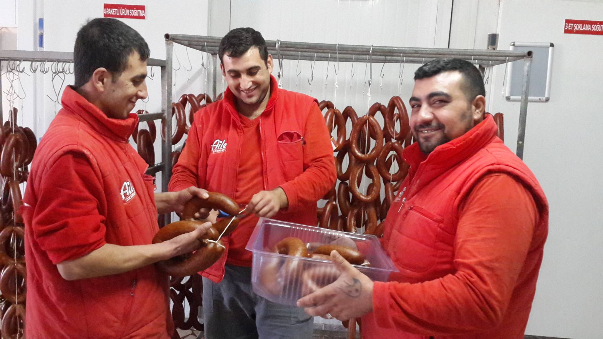 sucuk_kase_vakum_makinasi.jpg